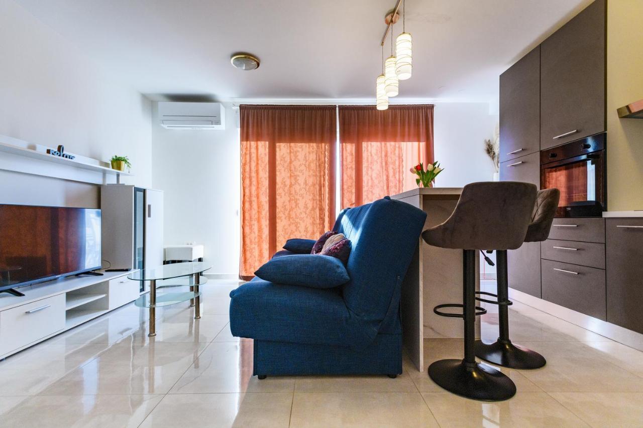 - With Summer Balcony And Parking Apartmán