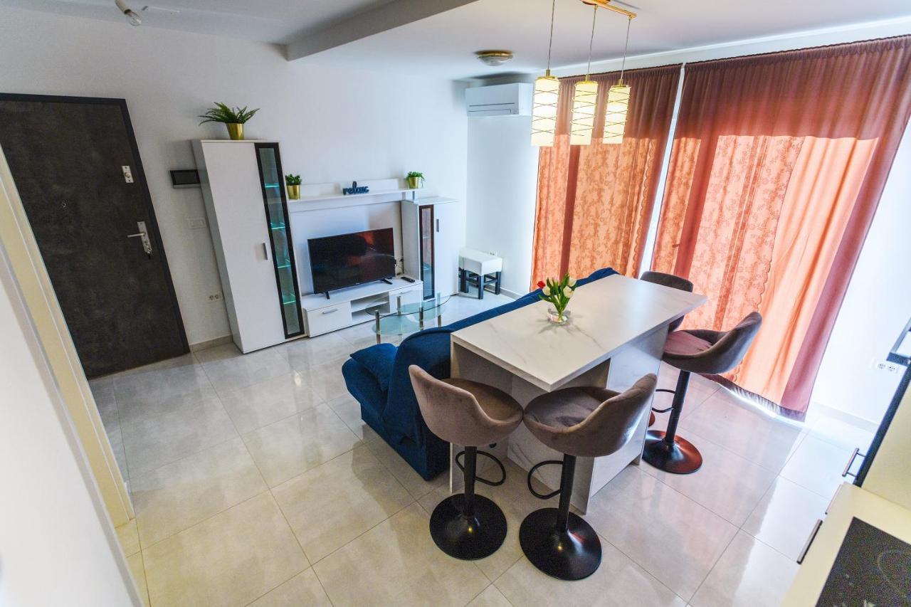 - With Summer Balcony And Parking Apartmán