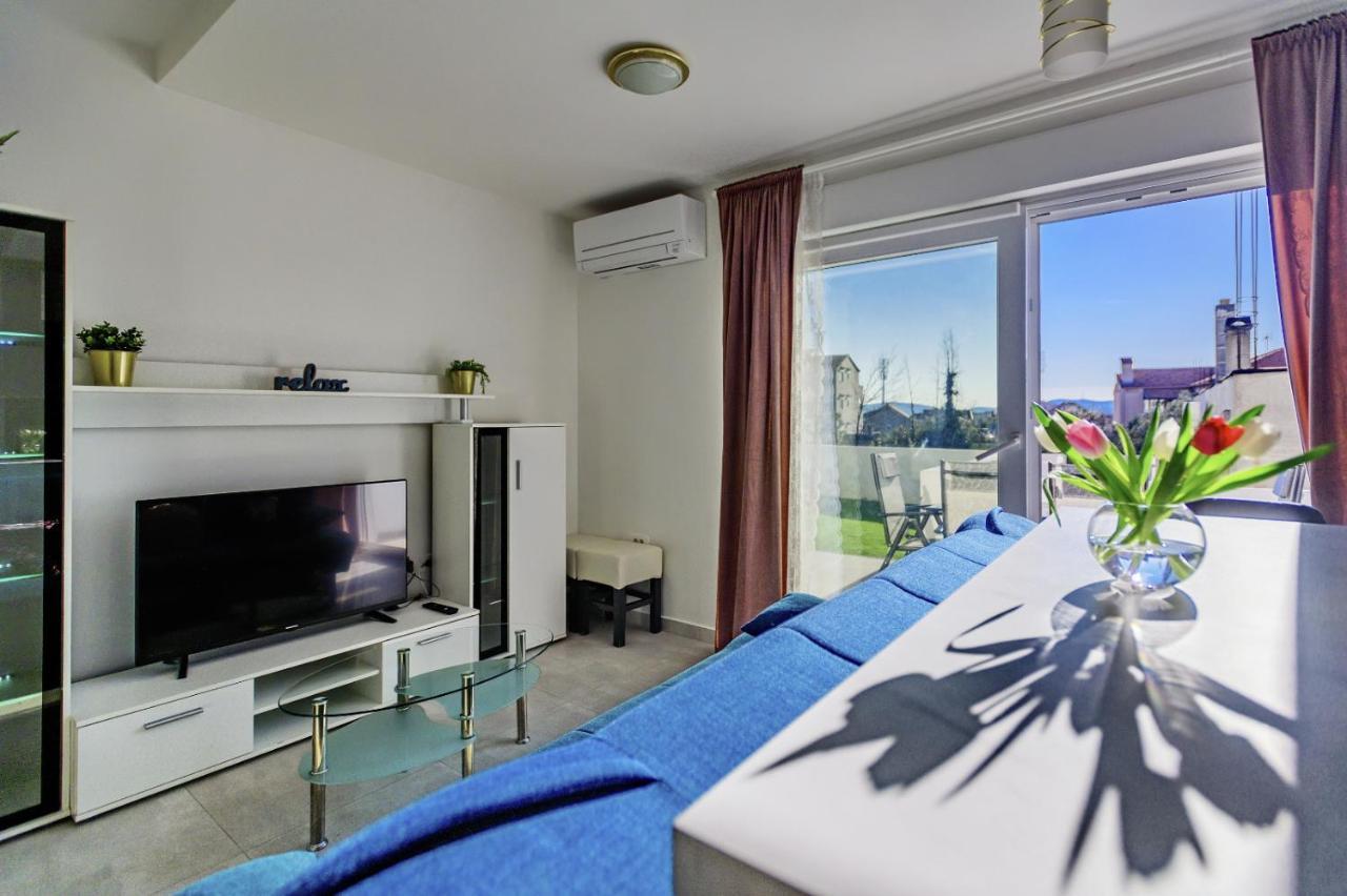 Apartmán - With Summer Balcony And Parking *