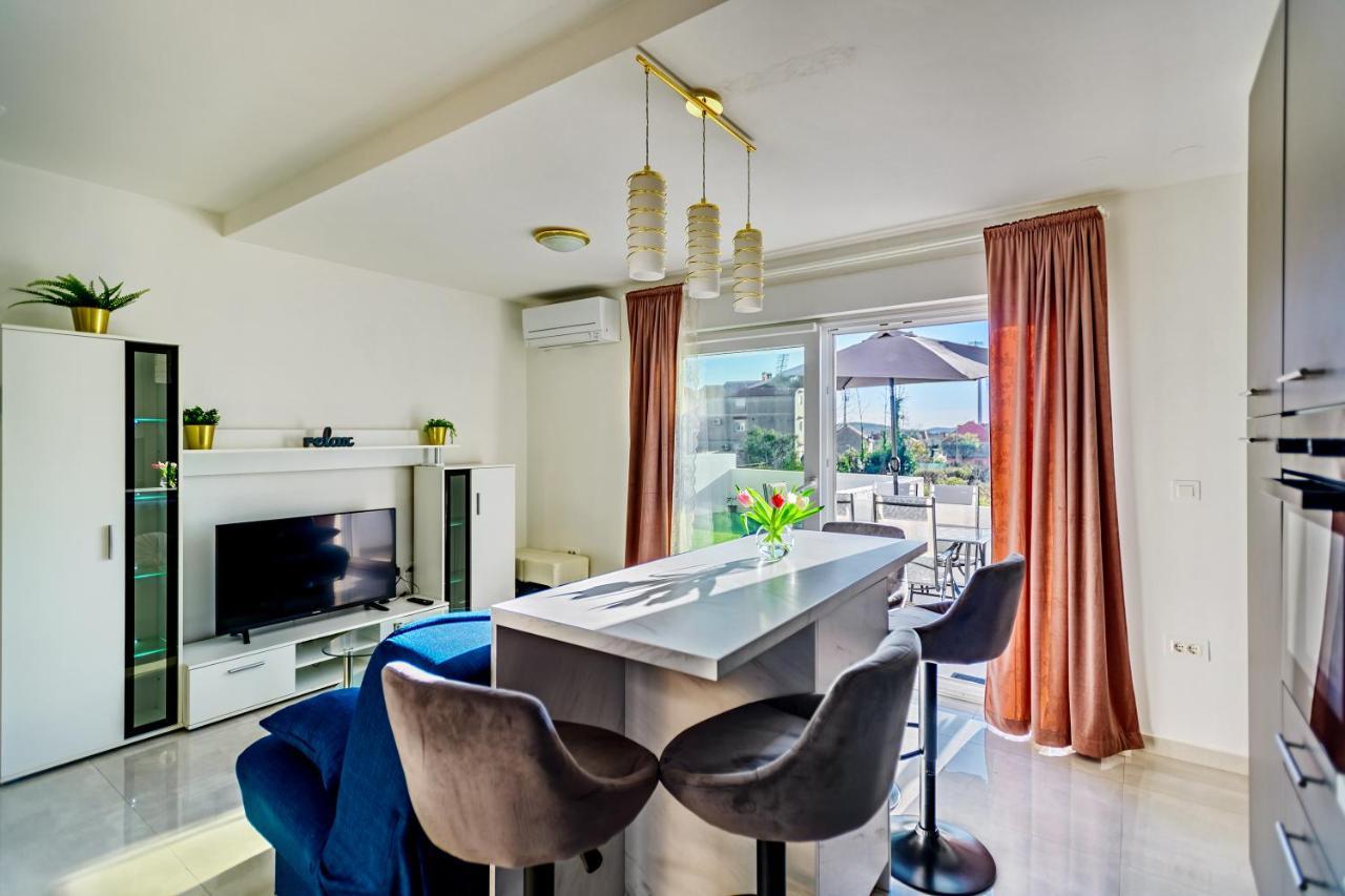 Apartmán - With Summer Balcony And Parking
